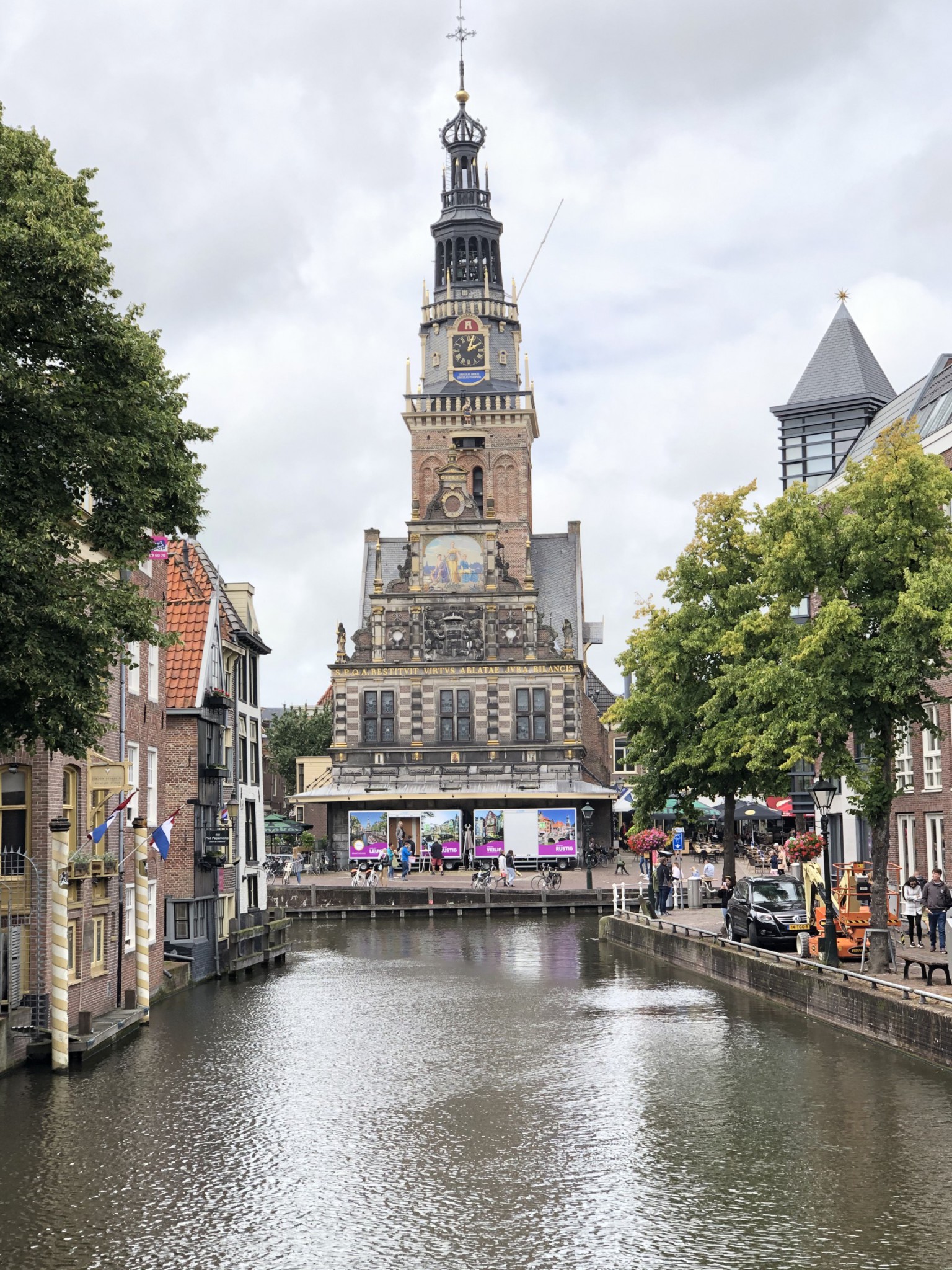 Schoolreis Noord-Holland: Een bezoek aan het mooie Alkmaar mag niet ontbreken! Schoolreis Noord-Holland: Een bezoek aan het mooie Alkmaar mag niet ontbreken!